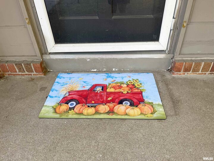 Property Photo: 6345 N Randwick Road IL 61615