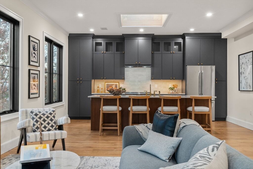 Property Photo:  34 Vinton Street Ph4  MA 02127 