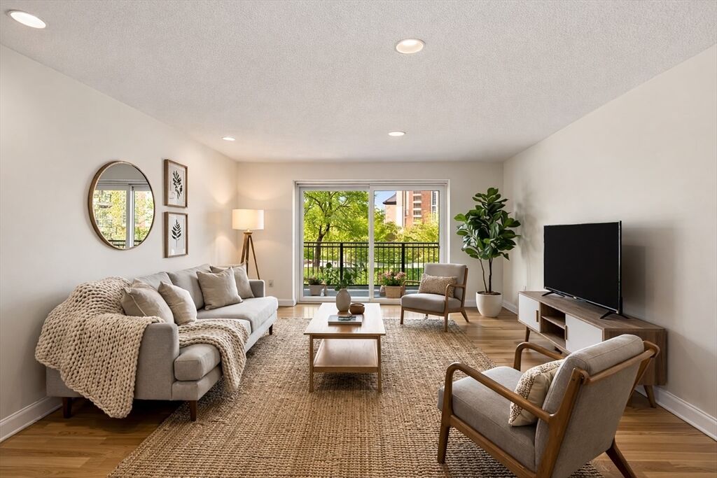 Property Photo:  15 Francis St 16  MA 02446 