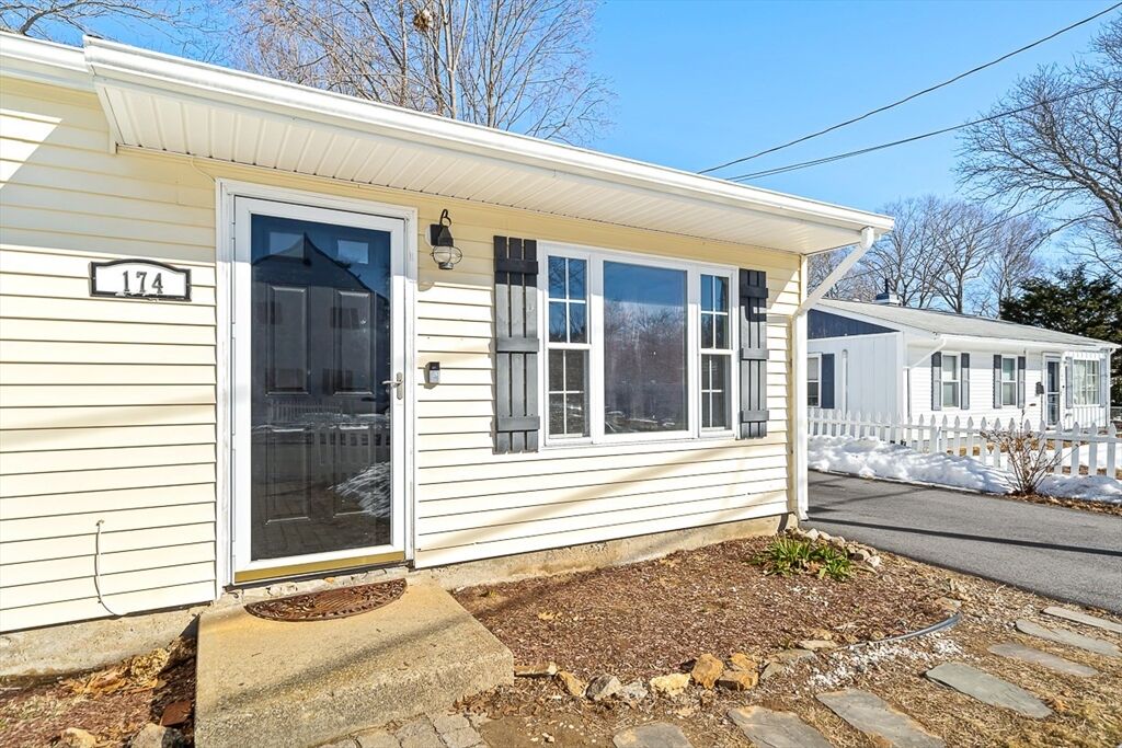 Property Photo: 174 River Rd MA 01852