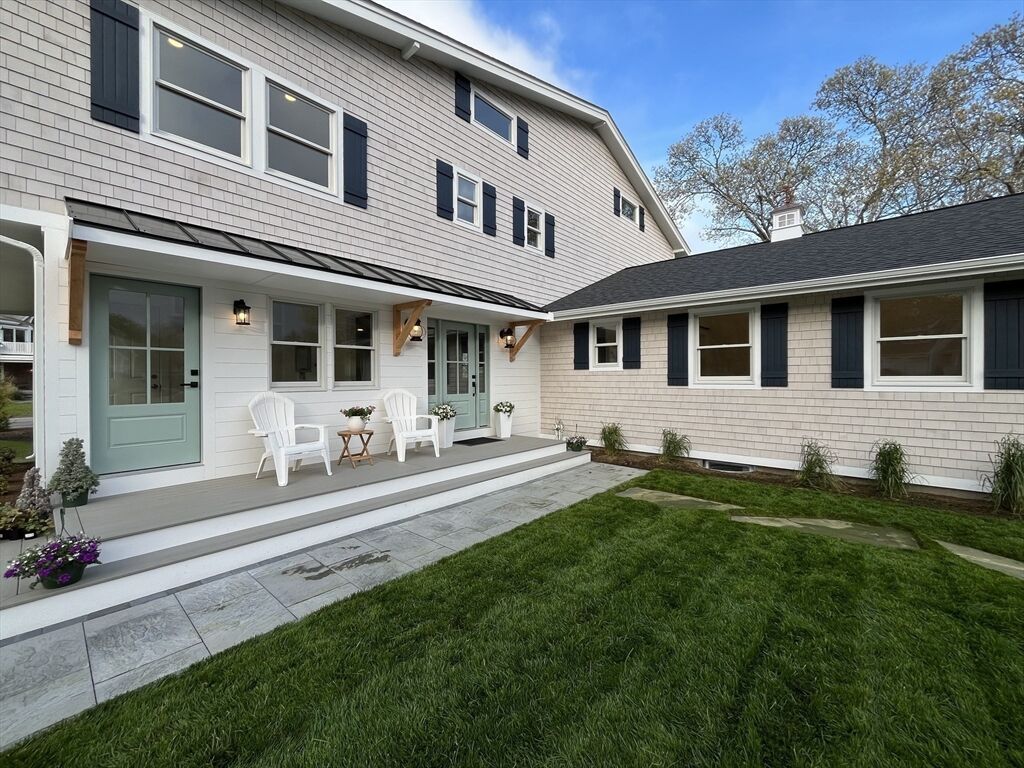 Property Photo:  531 Menauhant Rd  MA 02536 