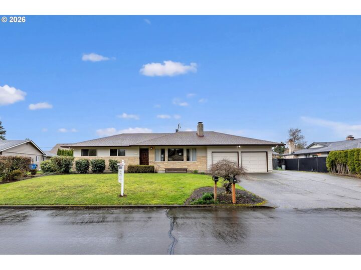 Property Photo: 4304 McCallister Pl WA 98671