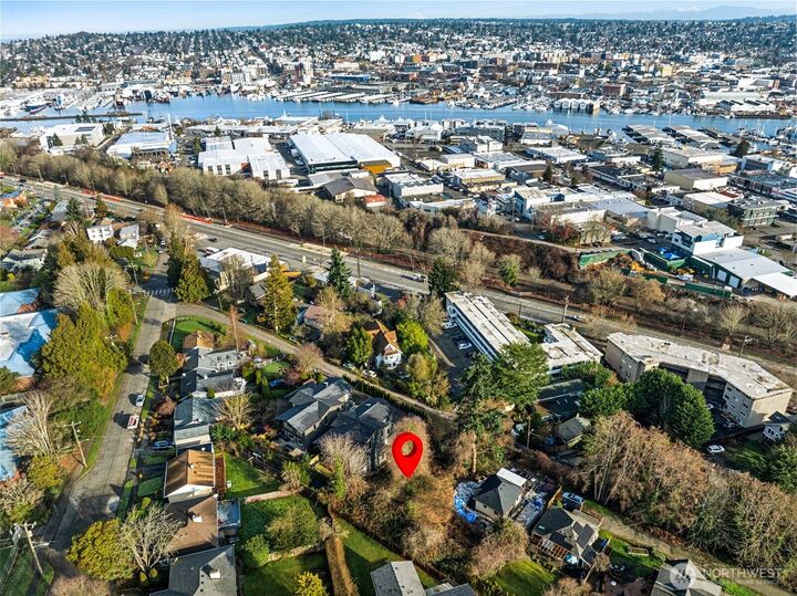 Property Photo:  4019  Burton Place W  WA 98199 