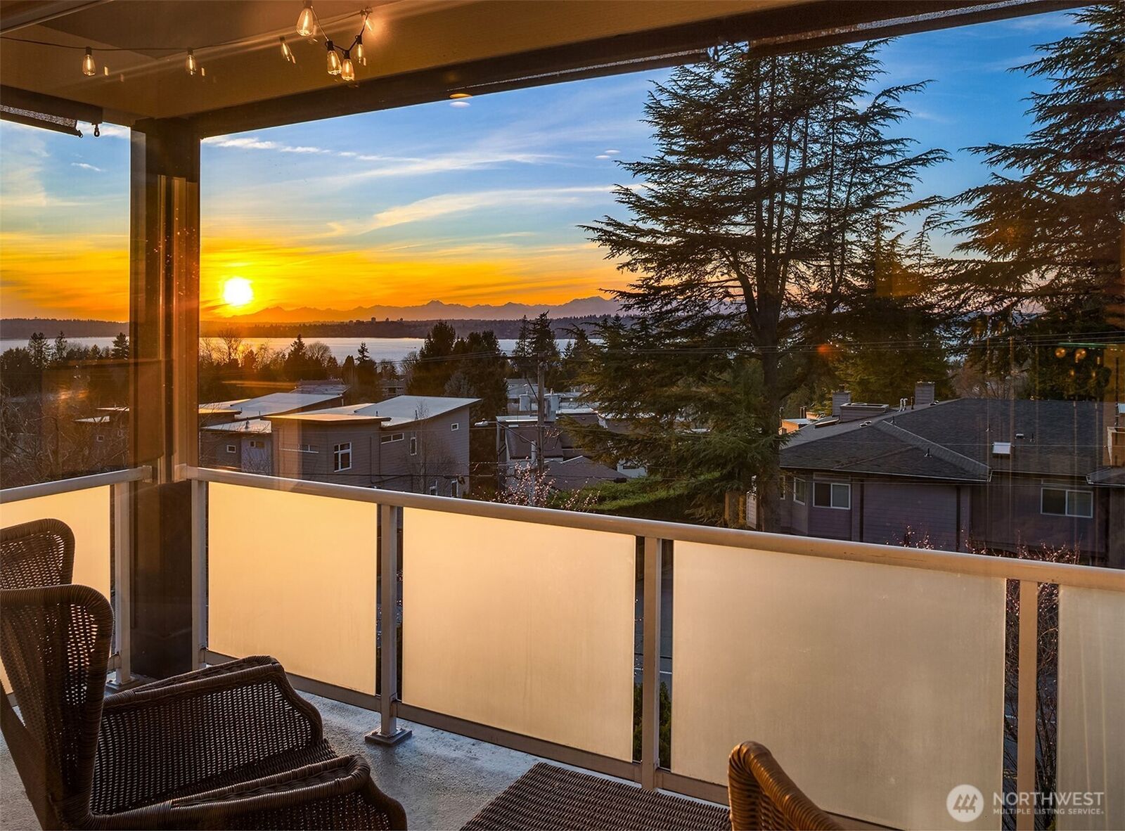 Property Photo:  11307 NE 68th Street 11307  WA 98033 