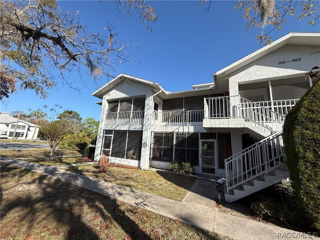 Property Photo:  943 SE Mayo Drive  FL 34429 