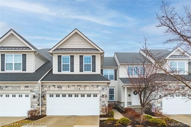 Property Photo:  42908 Cardinal Way  MI 48375 