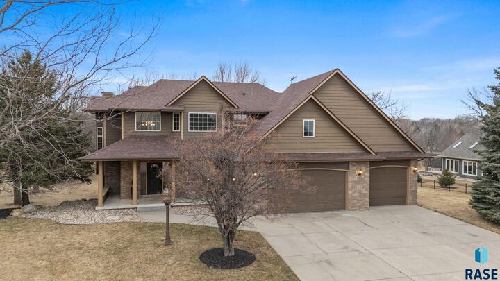 Property Photo:  1601 S Sierra Cir  SD 57110 