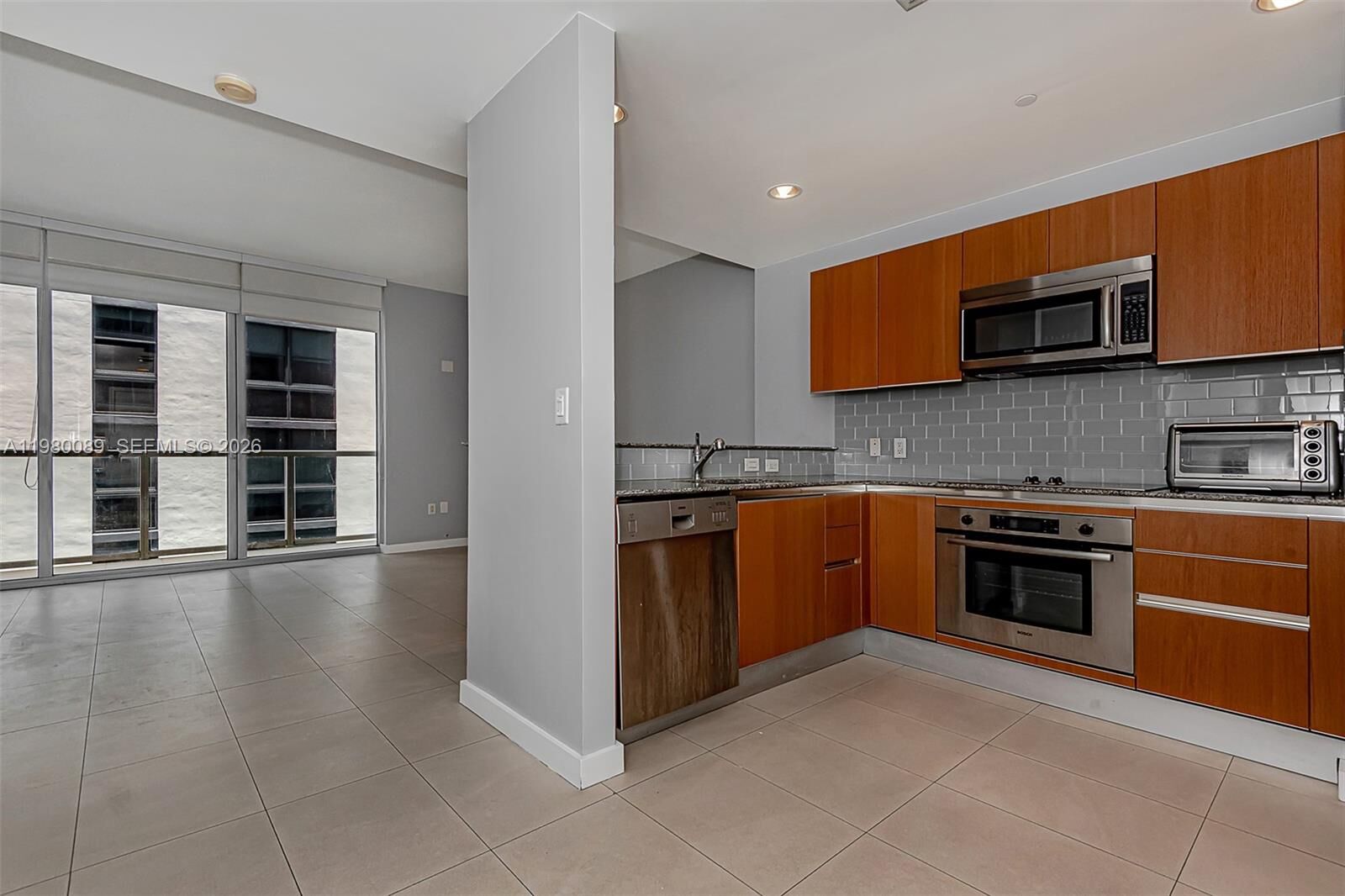 Property Photo:  1050 Brickell Ave 2822  FL 33131 