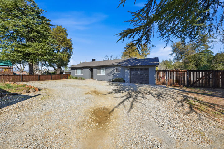Property Photo:  890 Parsons Drive  CA 96002 