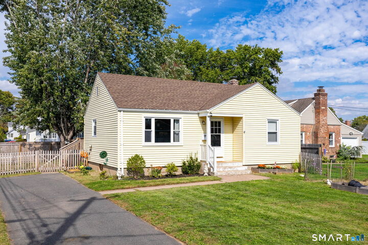 Property Photo:  1 Bristol Street  CT 06109 