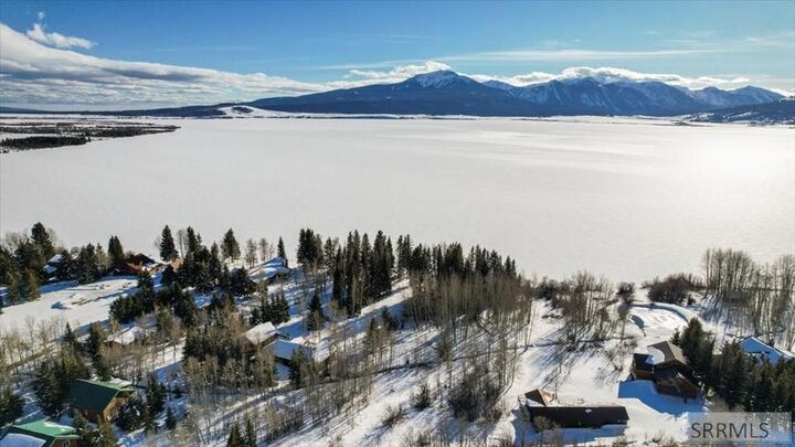 Property Photo:  3883/3872 Lake Shore Drive  ID 83429 