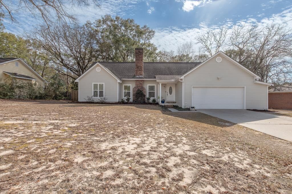 Property Photo: 301 Candlewood Drive AL 36330