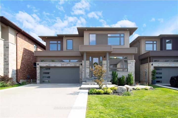 19 Secinaro Avenue — photo 1