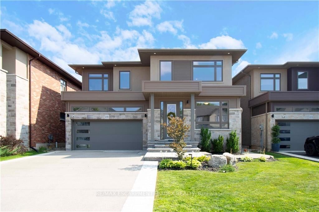 Property Photo:  19 Secinaro Avenue  ON L9G 0C6 