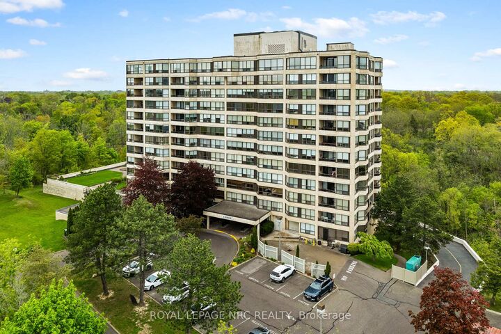 Property Photo: 3 Towering Heights Boulevard Ph6 ON L2T 4A4