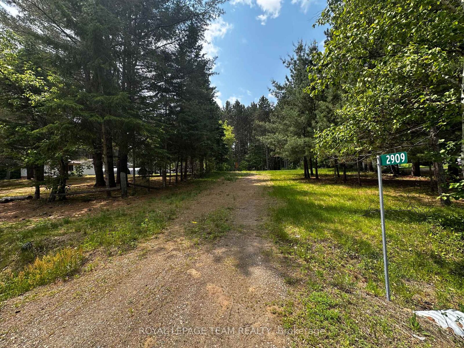 Property Photo: 2909 Round Lake Road ON K0J 2J0