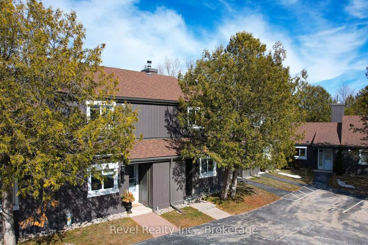 17 Harbour Street W 227 — photo 1