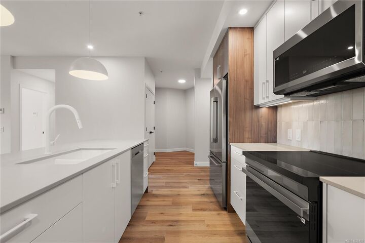 Property Photo:  2881 Leigh Rd #318  BC V9B 4G5 
