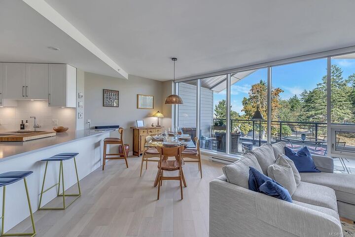Property Photo: 3529 Dolphin Dr #506 BC V9P 9K1