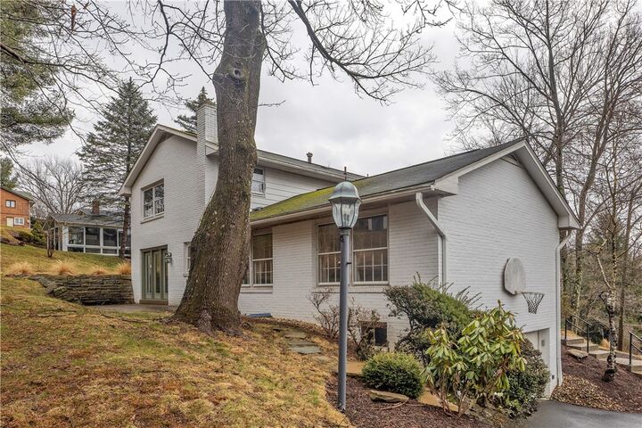 Property Photo:  103 Lynbrook Dr  PA 15317 