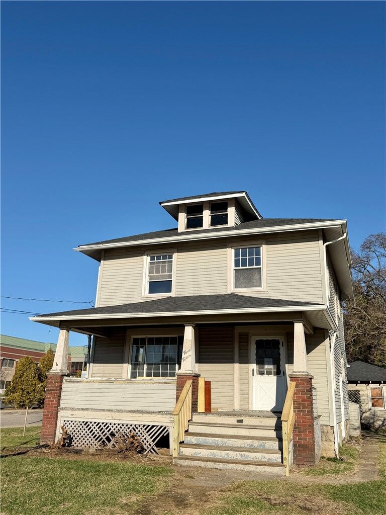 Property Photo:  320 Reis St  PA 16101 