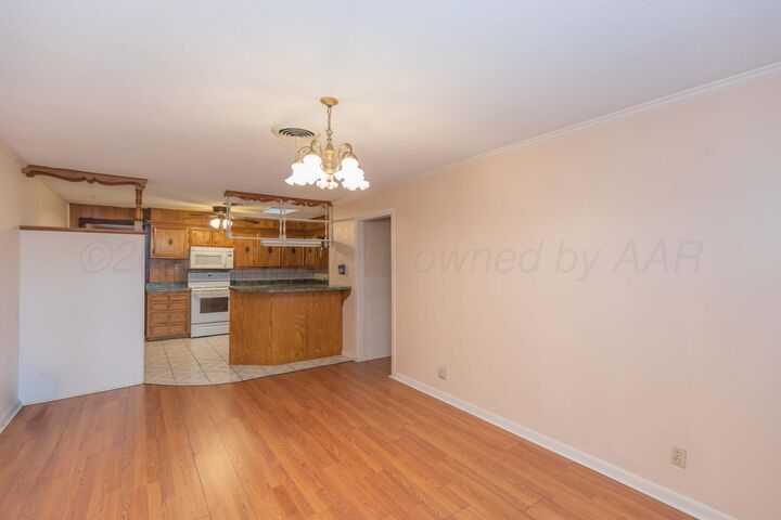 Property Photo:  1221 E Studebaker Avenue  TX 79108-5335 