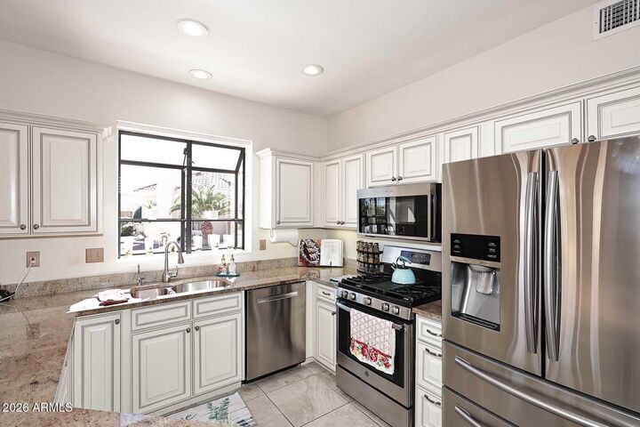 Property Photo:  14660 W Yosemite Drive  AZ 85375 