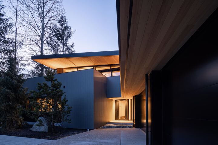 7501 Ambassador Crescent — photo 1