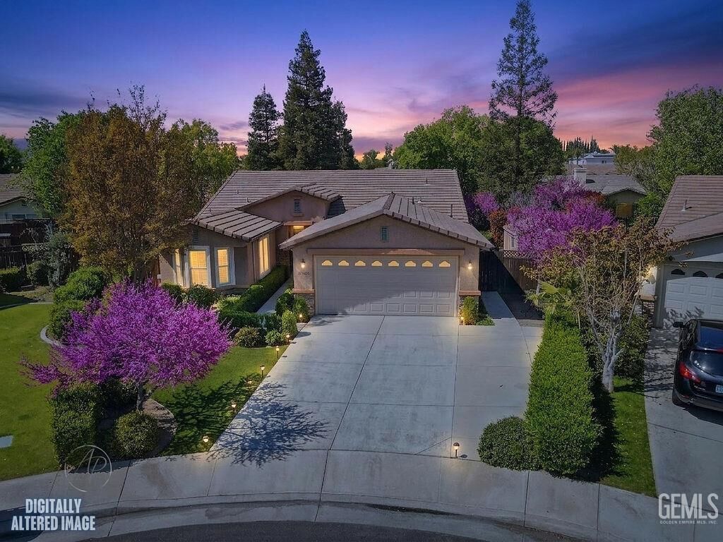 Property Photo:  11708 Indian Hawthorne Street  CA 93311 