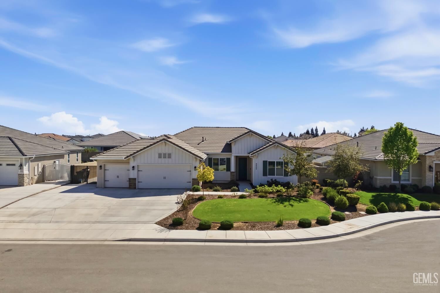 Property Photo:  8809 Dromana Court  CA 93314 