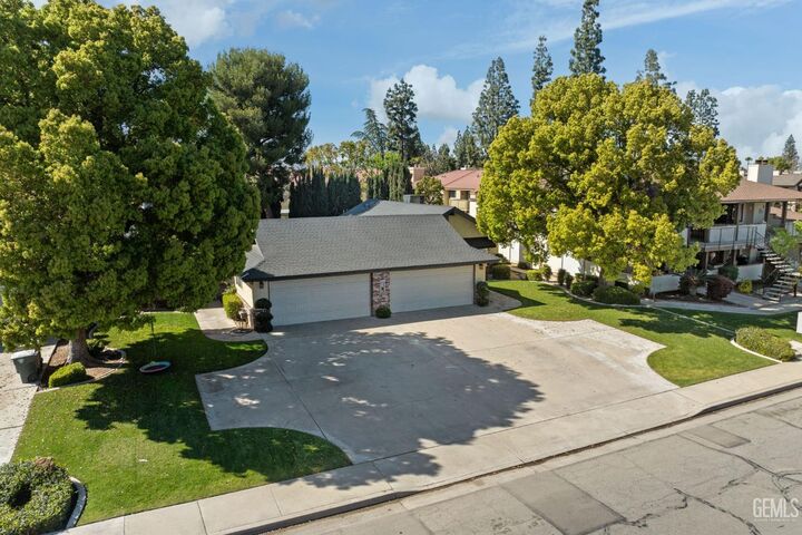 Property Photo:  501 Quailridge Road  CA 93309 