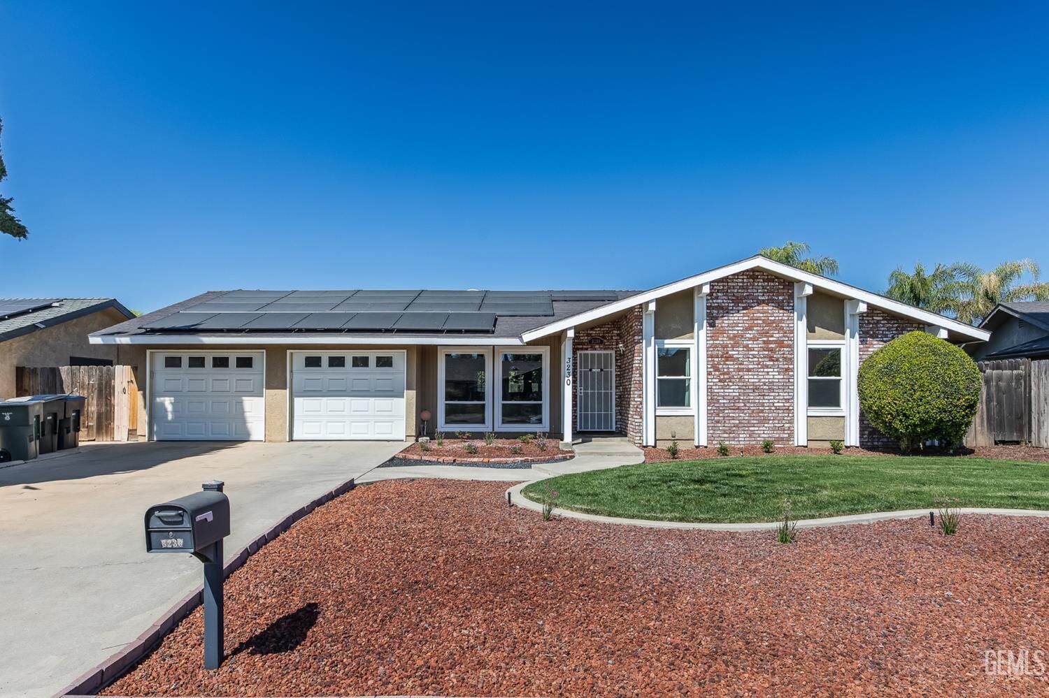 Property Photo:  3230 W Pryor  CA 93277 