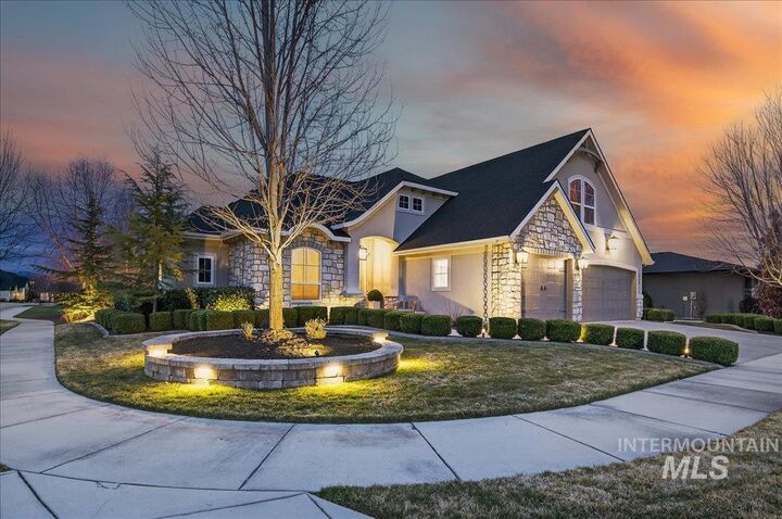 Property Photo:  754 S Lone Hollow Way  ID 83616 