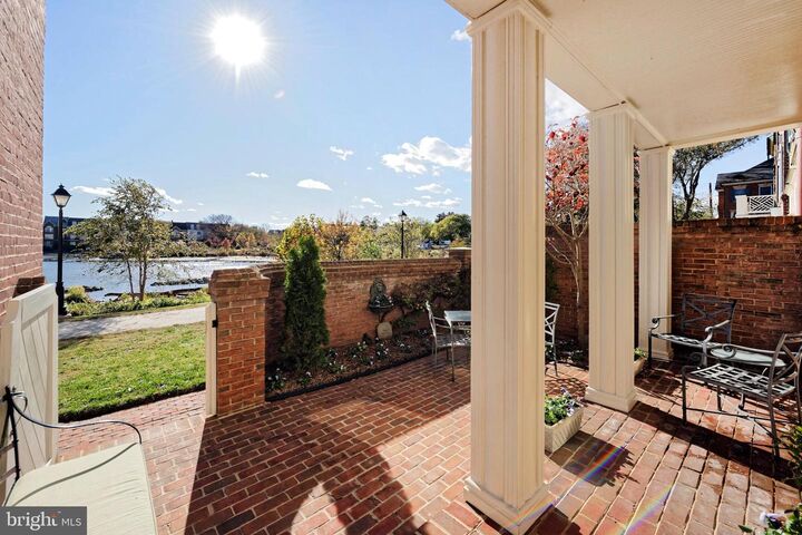 Property Photo:  5 Wilkes Street  VA 22314 