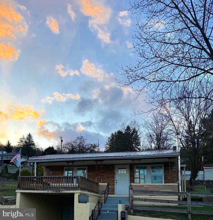 Property Photo: 207 Spruce Street MD 21562