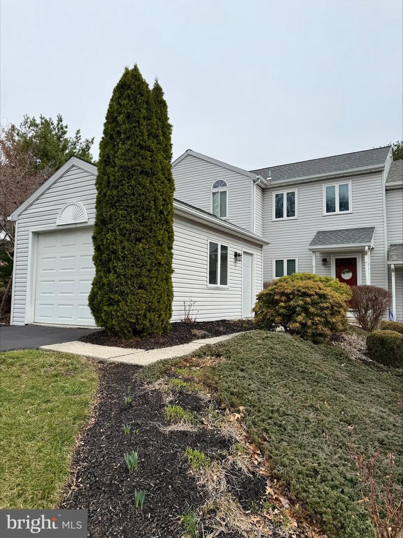 Property Photo:  1822 Creek View Drive  PA 17070 