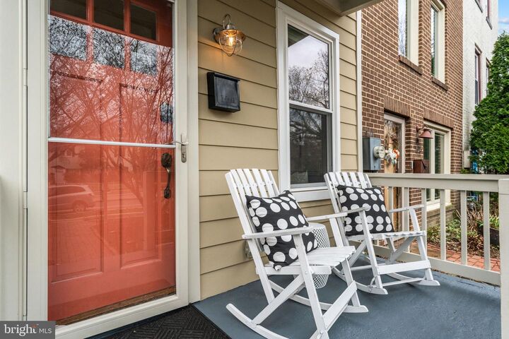 Property Photo:  1519 North Carolina Avenue NE  DC 20002 