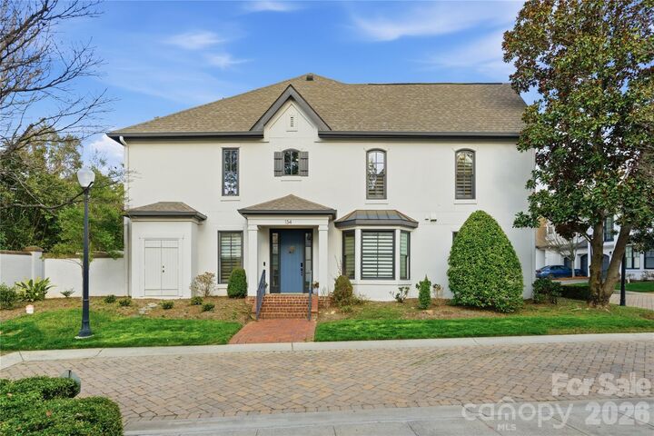Property Photo: 134 Wendover Heights Circle NC 28211