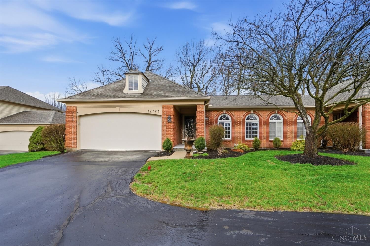 Property Photo: 11143 Jardin Place OH 45241