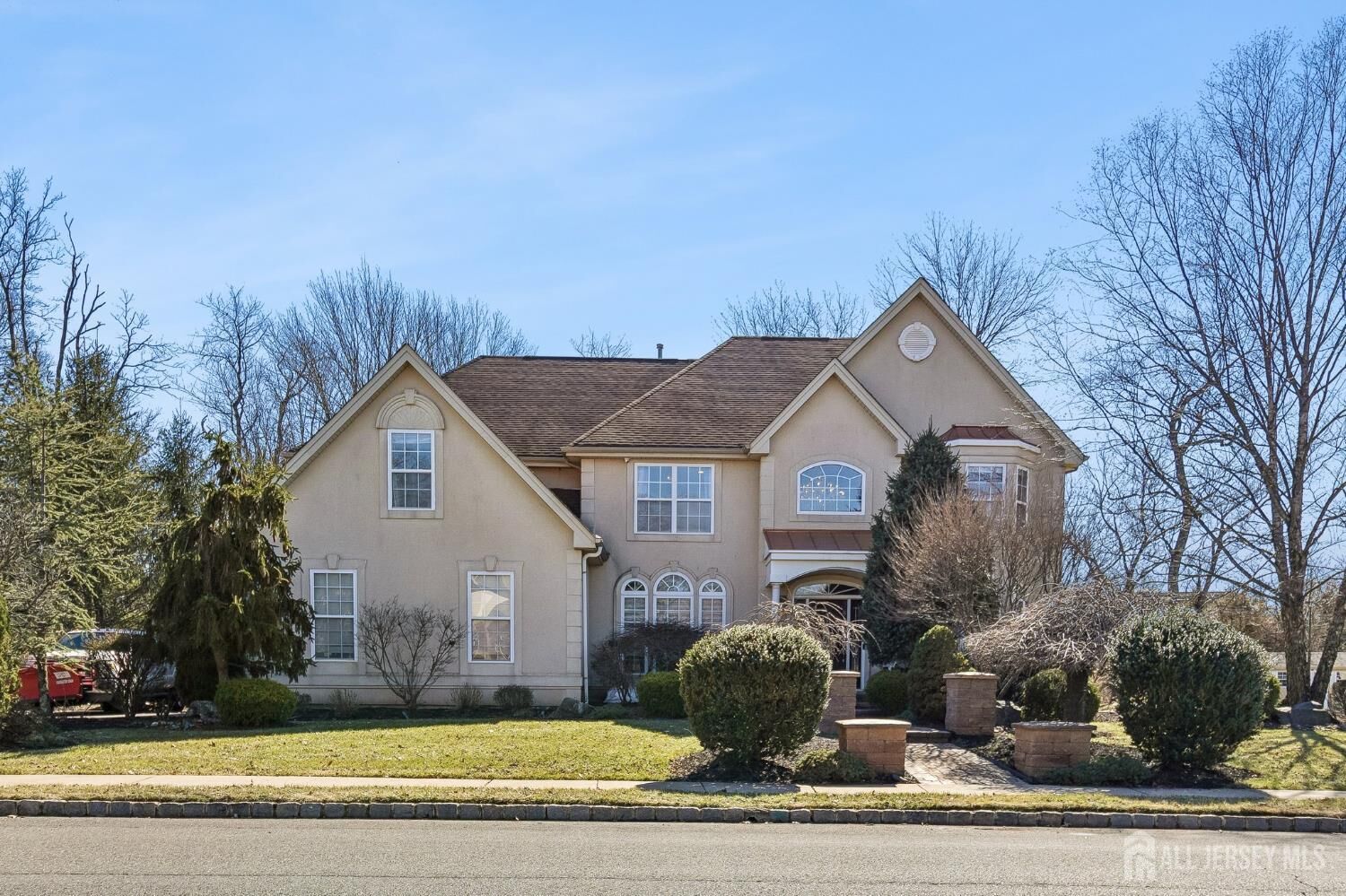 Property Photo:  16 Valley Wood Drive  NJ 08873 