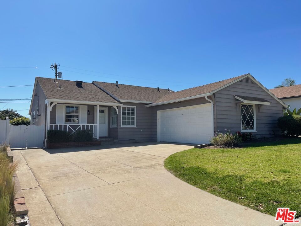 Property Photo:  7330 W 89th St  CA 90045 