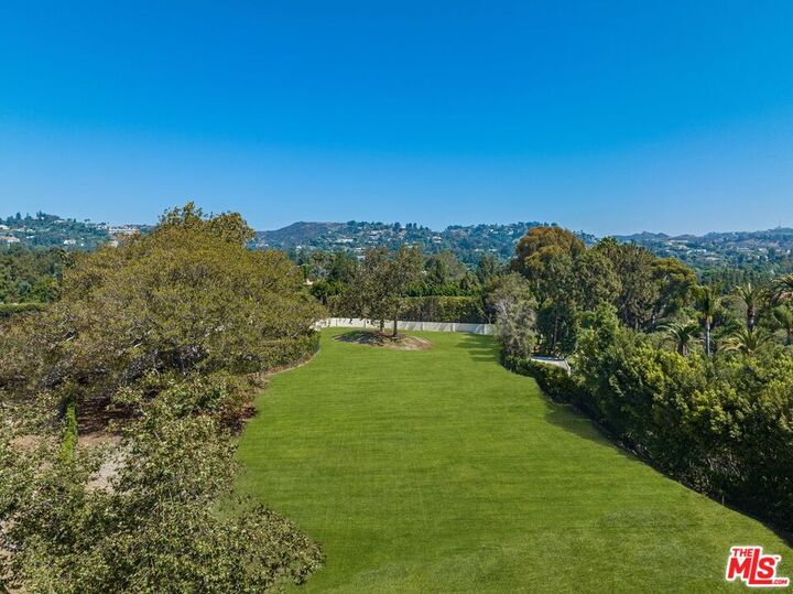 Property Photo:  150 S Carolwood Dr  CA 90077 