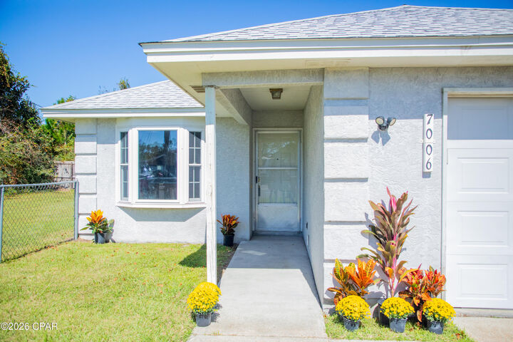 Property Photo: 7006 E Fox Court FL 32404