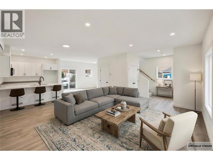 Property Photo: 11815 Grant Avenue 104 BC V0H 1Z8