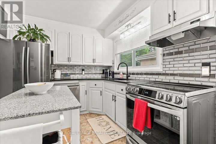 Property Photo:  23 Alfred Drive  ON K8N 4M6 