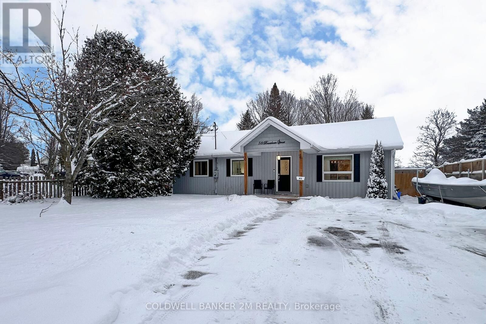 Photo de la propriété: 812 Burnham Street ON K9A 2X7