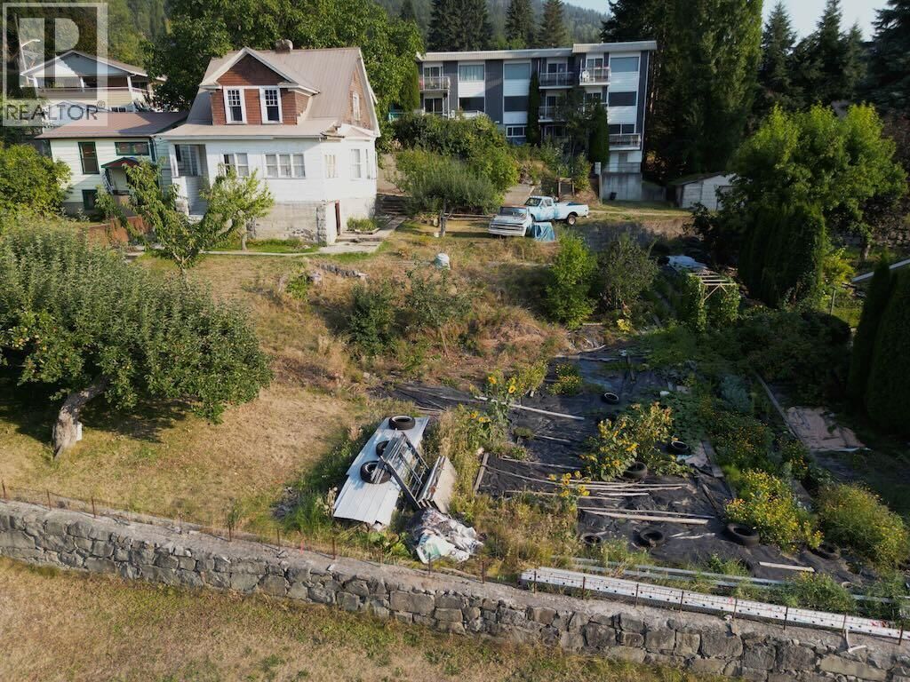 Property Photo:  Robson Street  BC V1L 5A8 