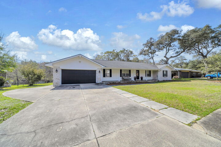Property Photo:  715 Overbrook Drive  FL 32547 