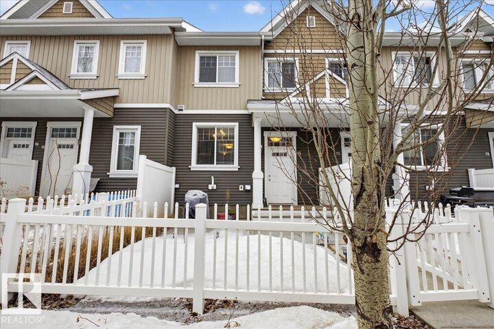 Photo de la propriété:  4050 Savaryn Drive SW 74  AB T6X 1R8 