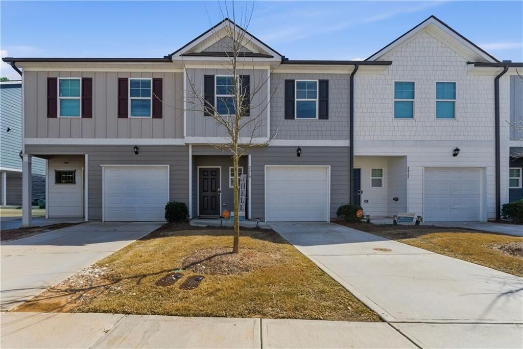 Property Photo: 3410 Highbury Way GA 30038